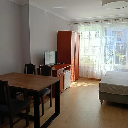 ホームステイ Pod Jaskolka ウストカ